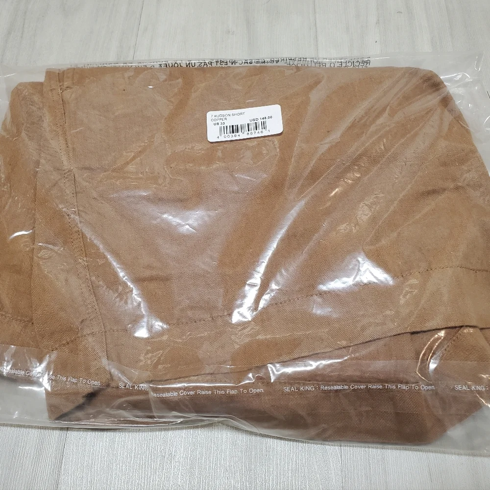 7" Cotton-Linen Hudson Men's Short, Tan - Picture 4 of 4